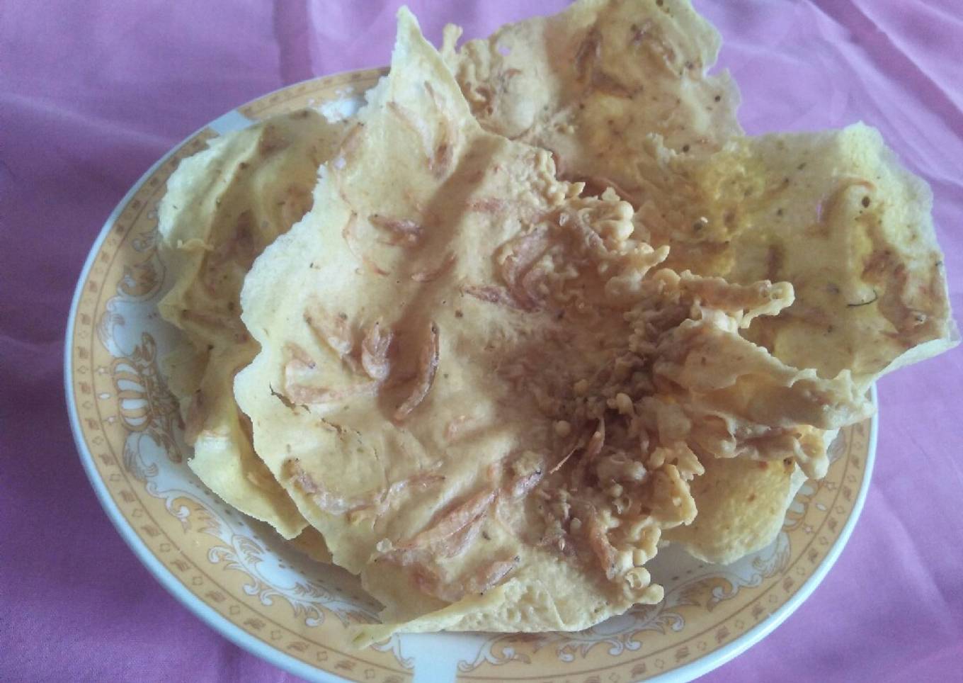 Peyek udang rebon