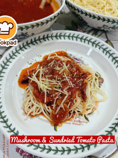 Gambar 👩🍳Mushroom & Sundried Tomato Pasta