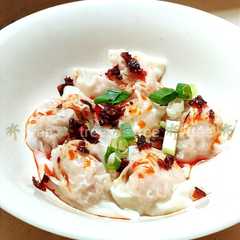 Pangsit Chili Oil রেসিপির প্রধান ছবি