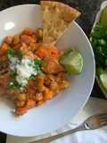 Pollo en camote y garbanzos