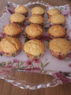 Una foto de 🧁Magdalenas de naranja y chocolate blanco🧁