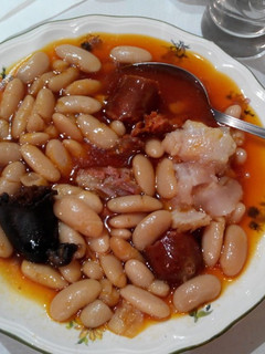 Una foto de Fabada asturiana