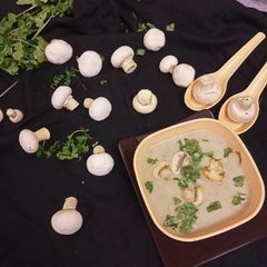 A picture of Mushroom soup.