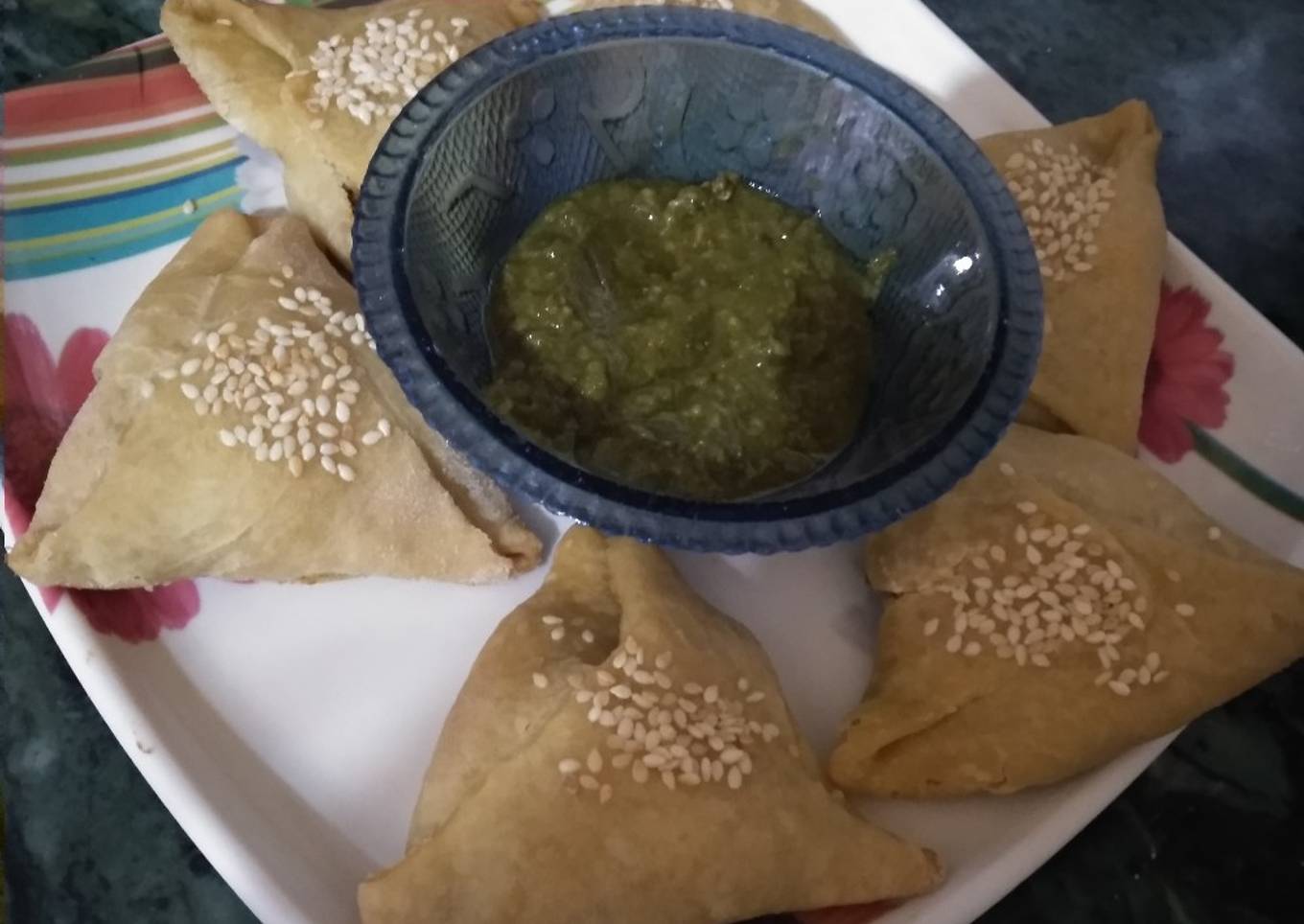 Stuffed nutrela buns