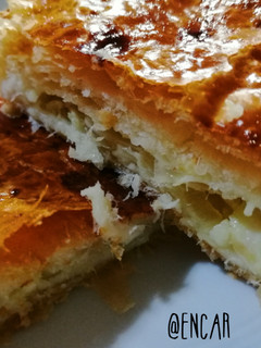 Una foto de Hojaldre de bacalao y cebolla