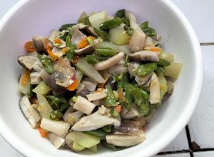 Foto resep Tumis sayur dan jamur sawit