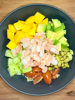 Una foto de 🥗 Poke de langostinos 🍤