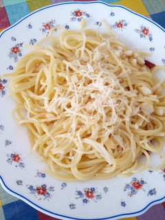 Una foto de Espaguetis aglio e olio
