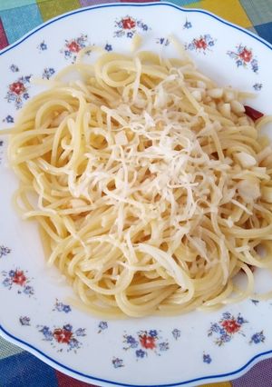 Una foto de Espaguetis aglio e olio