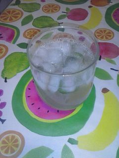 Una foto de Zumo casero de limón