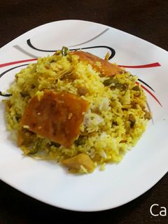 عکسی از دستور پلوی قارچ و مرغ