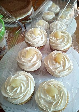 Una foto de Cupcakes de piña colada con Ron malibu