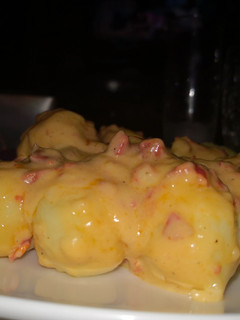 Una foto de Gnocchis tres quesos con chorizo y nueces