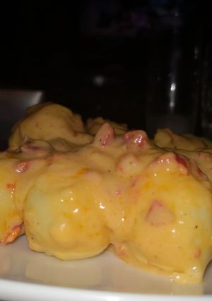 Una foto de Gnocchis tres quesos con chorizo y nueces