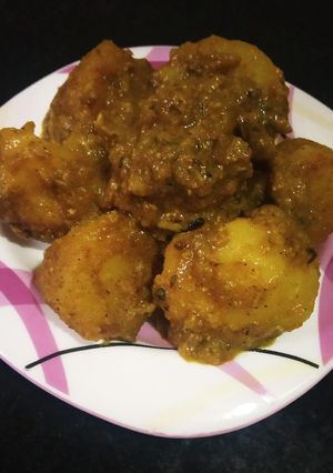 A picture of ড্রাই গ্ৰেভি আলুর দম.