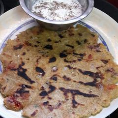 A picture of Sindhi jowar doda.