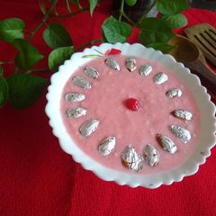 A picture of Rose flavour phirni.