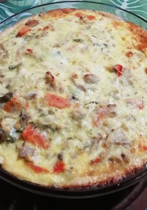 Una foto de Tarta con carne de huesos de pollo