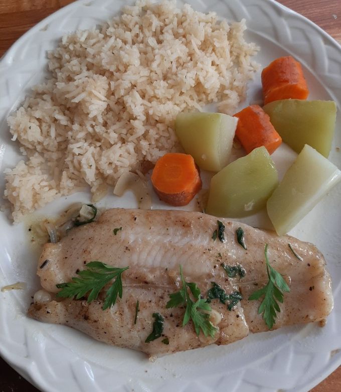 Una foto de Filete de pescado al ajo y perejil