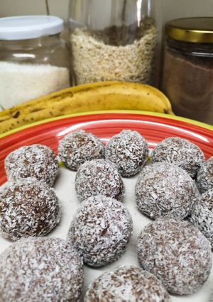 Una foto de COCADAS DE PLÁTANO, CACAO Y AVENA