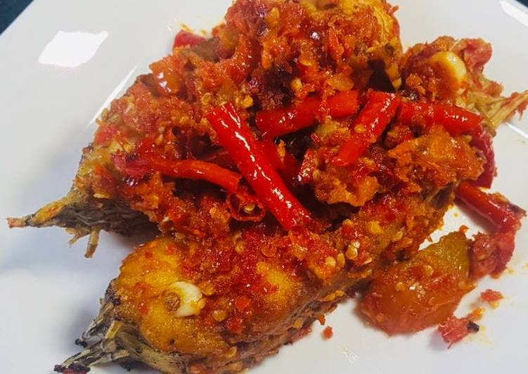 Proses memasak Gurameh balado yang Sempurna