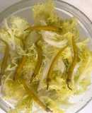 Escarola rizada de la huerta tudelana con guindillas piparras