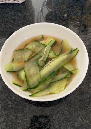 A picture of Ribbon pickled cucumbers.