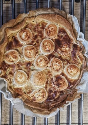 Une photo de Tarte aux oignons, chèvre et miel