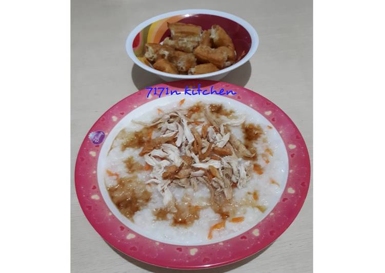 Bubur ayam simpel dengan cakwe (chicken porridge with cakwe)