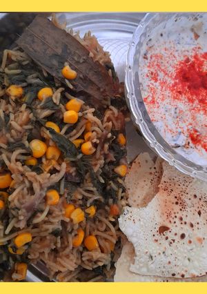 पालक कॉर्न पुलाव (Palak corn Pulao recipe in Hindi) रेसिपी मुख्य फोटो