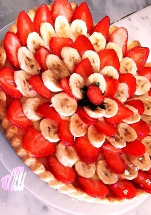 صورة لوصفة تورتة الفواكه بالفرولة والموز 😋😋🍹☕🍰