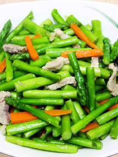 【厚生廚房】蘆筍炒肉絲 的食譜成品照片