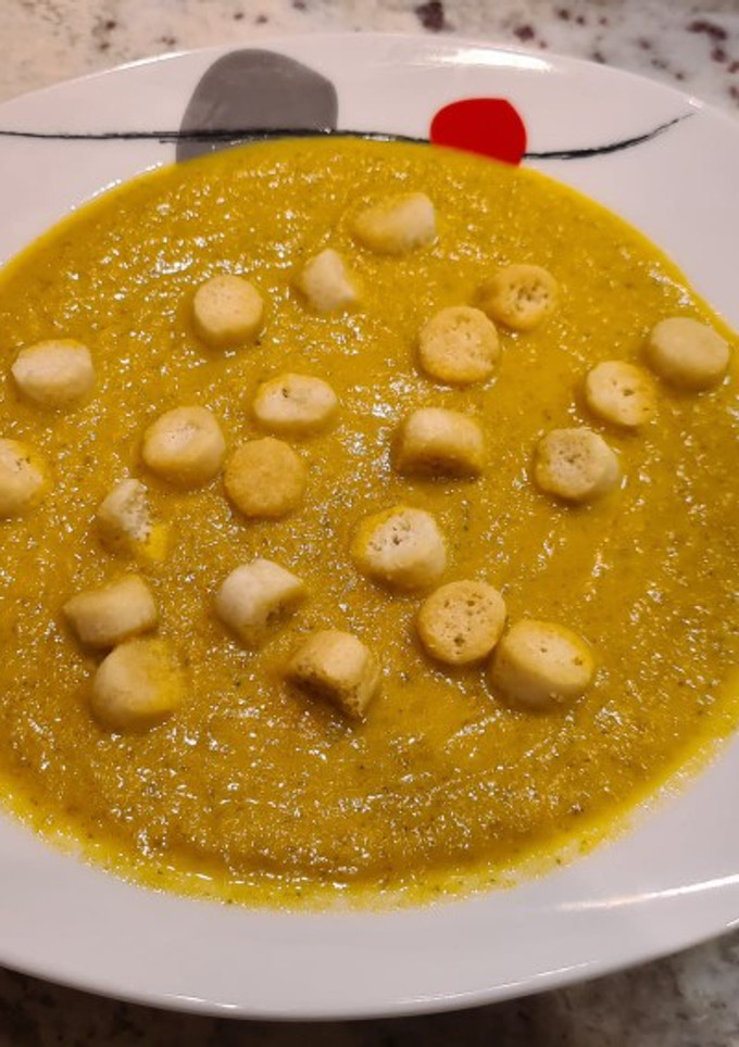 Una foto de Puré de zanahoria, champiñones y puerros