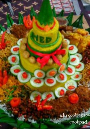 Foto resep Nasi kuning Tumpeng tradisional