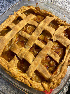 Una foto de 🍎🍎🍎 Tarta de manzana con hojaldre fácil 🍎🍎🍎 tipo pie americana sin crema pastelera
