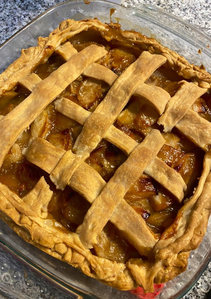 Una foto de 🍎🍎🍎 Tarta de manzana con hojaldre fácil 🍎🍎🍎 tipo pie americana sin crema pastelera
