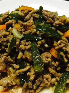 A picture of Minced Meat with green bell peppers.