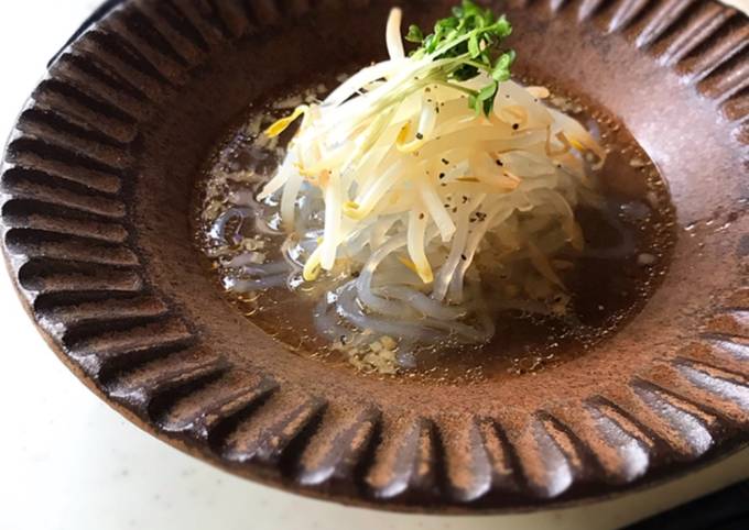 Vegetarian Ramen (Shojin-Ramen) Using zen pasta (dried shirataki)