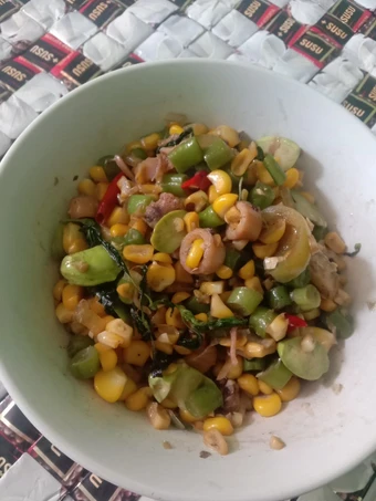 Cara Mudah Membuat Resep  Oseng jagung manis,cumi asin dn petai yang Enak, Bikin Ketagihan