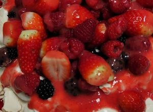 Foto de Pavlova de Frutos Vermelhos