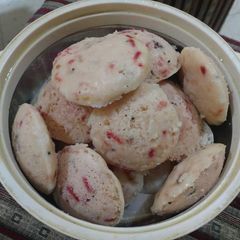 A picture of Vegetable idli.