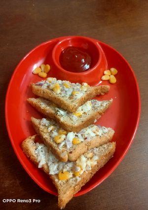 A picture of Cheesy Corn Toasties.