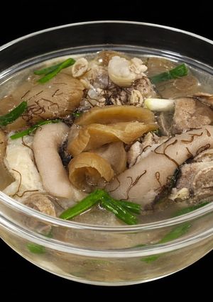 Hình của món SP.0905 - Canh Giò Heo Xá Bấu Tóc Tiên.