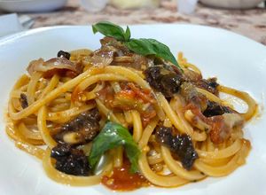 Foto di Spaghetti Quadrati con Pomodori Freschi, Pomodori Secchi Sottolio e Pancetta