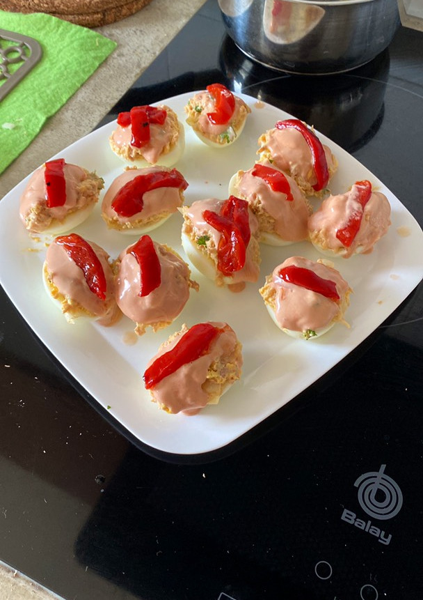 Una foto de Huevos rellenos