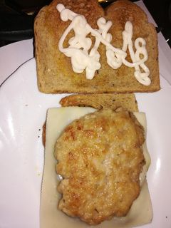 Una foto de Hamburguesa con queso y calabacín