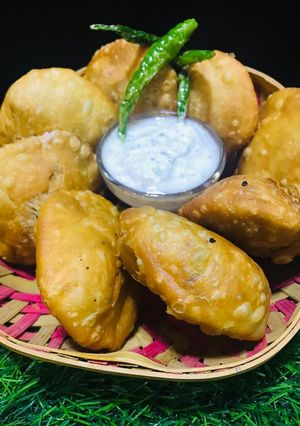 पनीर कचोरी (paneer kachori recipe in marathi) रेसिपी चे मुख्य फोटो 
