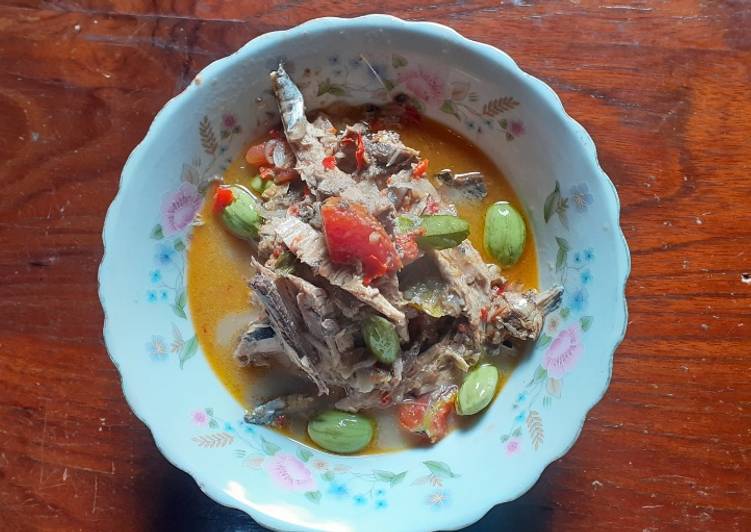 Cara Menyiapkan Sayur ikan tongkol plus pete Lezat