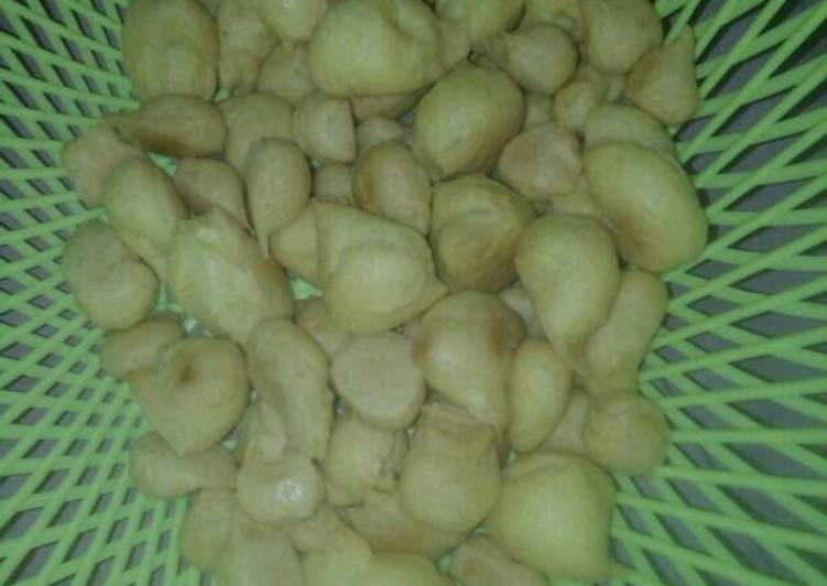 Kue soes keju kering