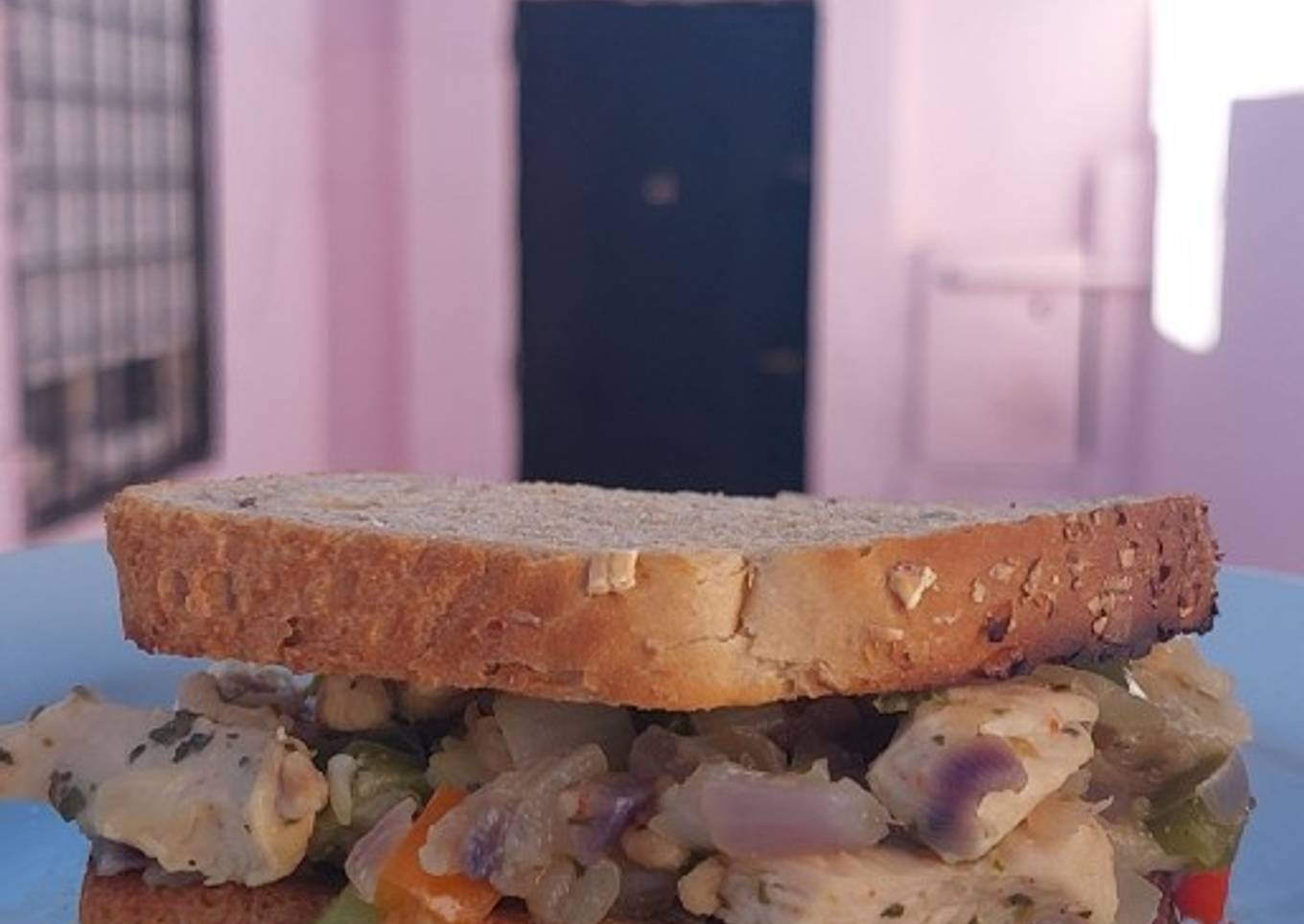 Sándwich súper completo de pollo y verduras saludable🥪